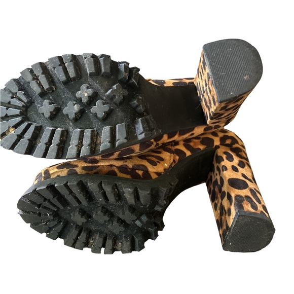 Liliana animal print boot size 9 man-made material - Picture 5 of 6